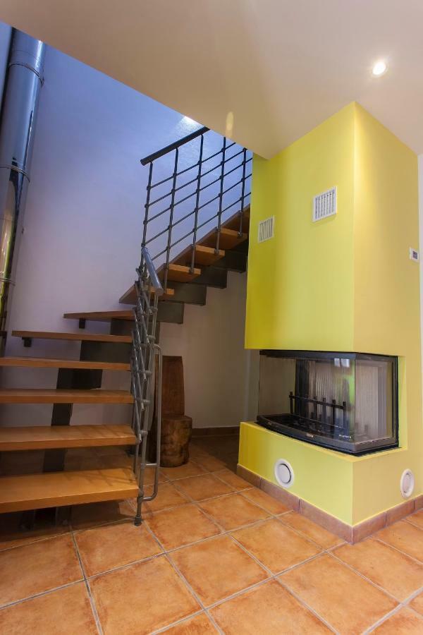 Apartamento L'Esquirol De L'Esquirol Santa María de Corcó Exterior foto